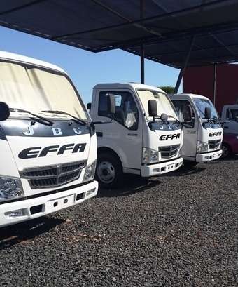 Camiones jbc carga para 2.500 kg