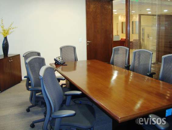 Salas de reunión equipadas y videoconferencia